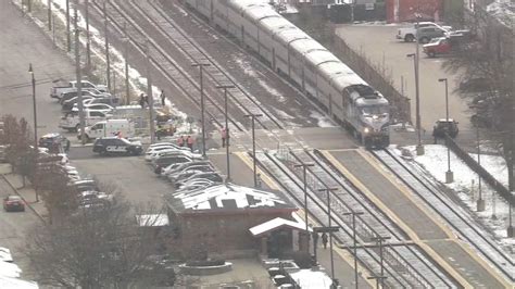 Pedestrian struck by Metra train near Norwood Park: Metra